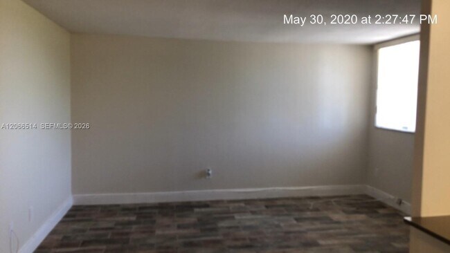 Building Photo - 1801 S Treasure Dr