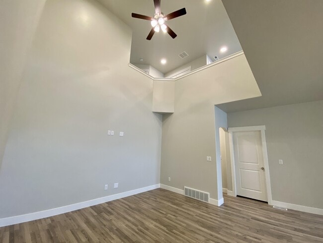 Building Photo - 13926 S Champlin Peak Dr