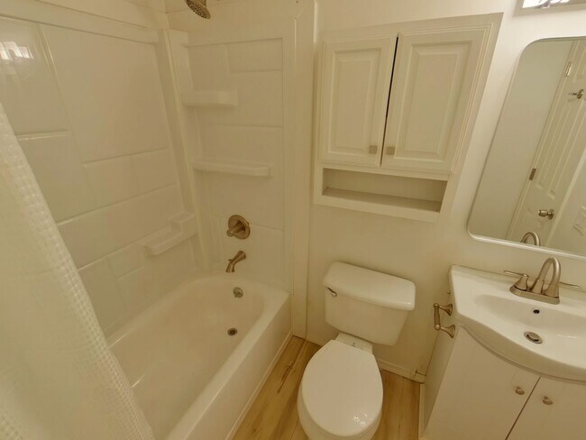 Building Photo - Remodeled 5BR Wichita Home for Rent - Pet Friendly!