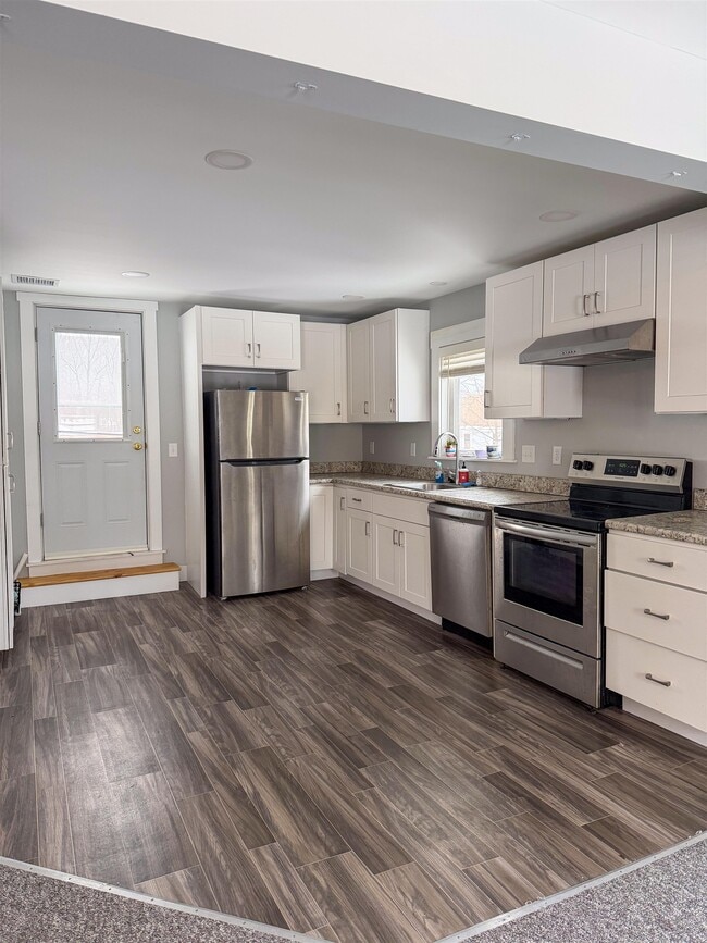 Building Photo - 24 Hill St