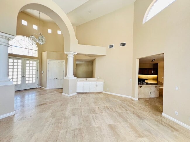 Building Photo - 10 Oaks Guard gated community