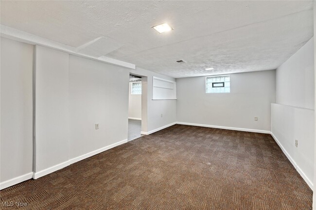 Building Photo - 4367 E 139th St