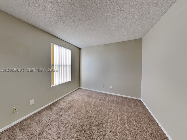 Building Photo - 2121 NW 184th Way