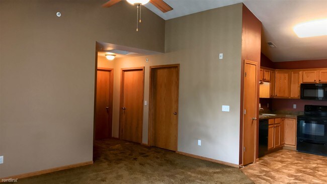 Building Photo - 2 br, 1 bath Condo - 2710 10th St 2710 Nor...