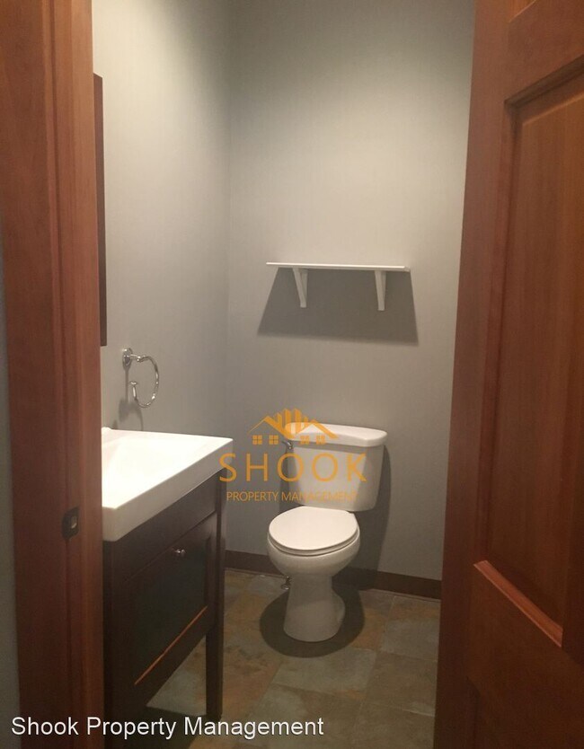 Building Photo - 2 br, 1.5 bath House - 519 Owen St #11