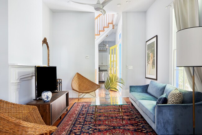 Building Photo - 4856 Magazine St