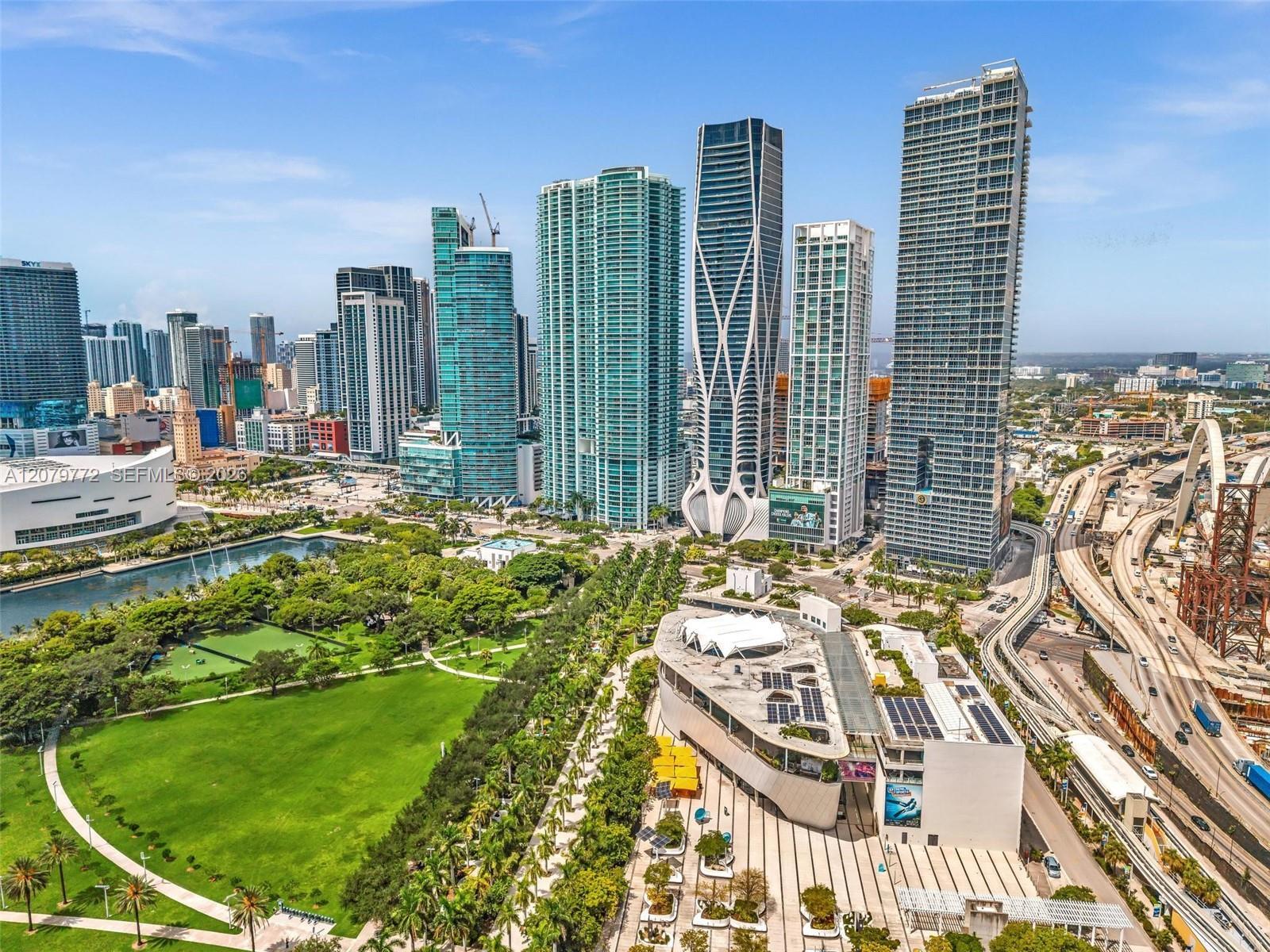 Building Photo - 900 Biscayne Blvd