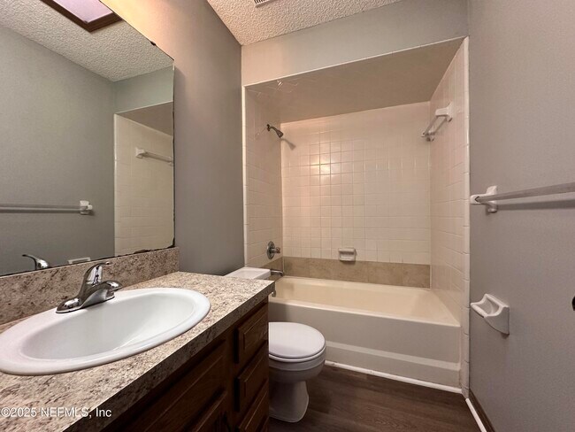 Building Photo - 1114 W Romaine Cir