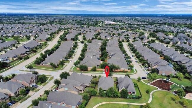 Building Photo - 10910 Wardrop Pl