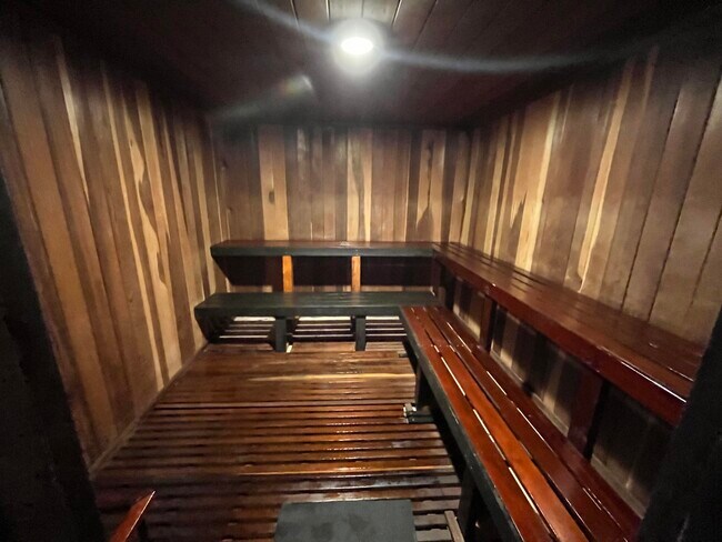 Building Photo - 1600 S Ocean Dr