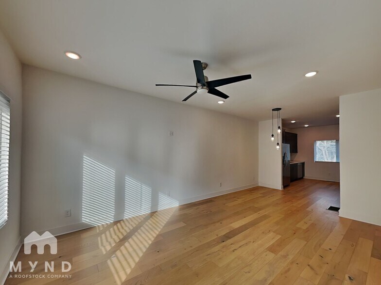 Building Photo - 1434 Walker Pl SE