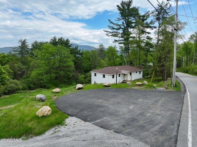Building Photo - 871 Trout Lake Rd