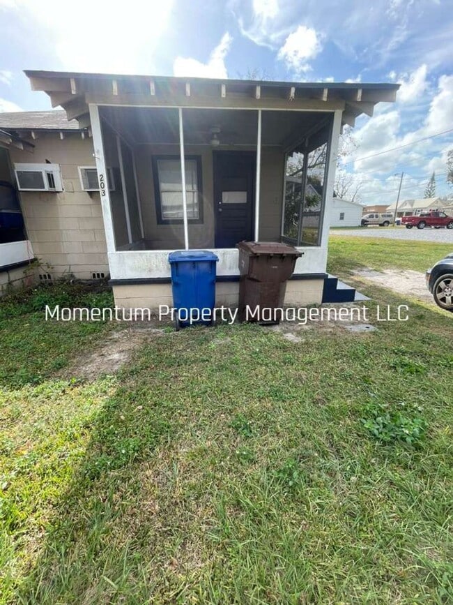 Building Photo - Cute and Cozy 2/1 in Mulberry- AVAILABLE FOR IMMEDIATE MOVE IN!!