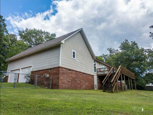 Building Photo - 11 Henry Ct