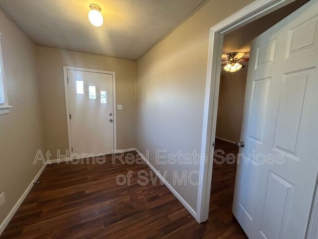 Building Photo - 1040 S Ferguson Ave