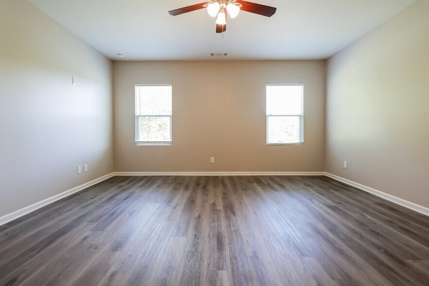 Building Photo - 29 Alexander Ln