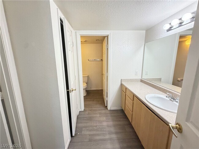 Building Photo - 6955 N Durango Dr