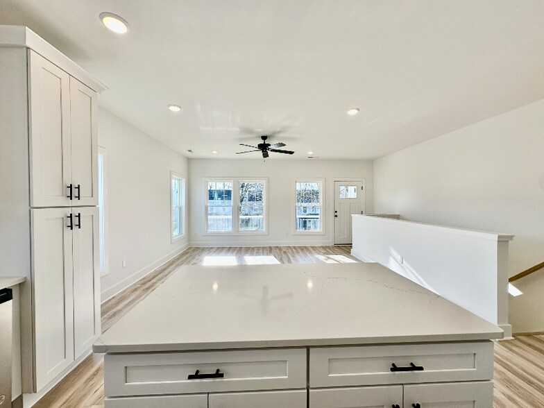 Building Photo - 1004 1/2 N 21st St