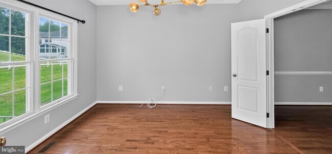 Building Photo - 6933 Sandy Creek Ct