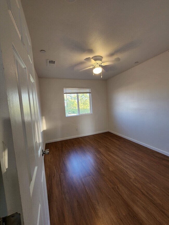 Building Photo - 145 Brookridge Dr