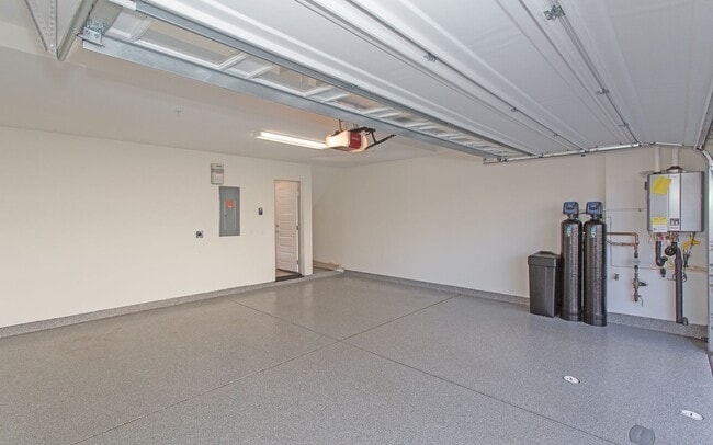 Building Photo - Beautiful contemporary design home in Bressi Ranch!