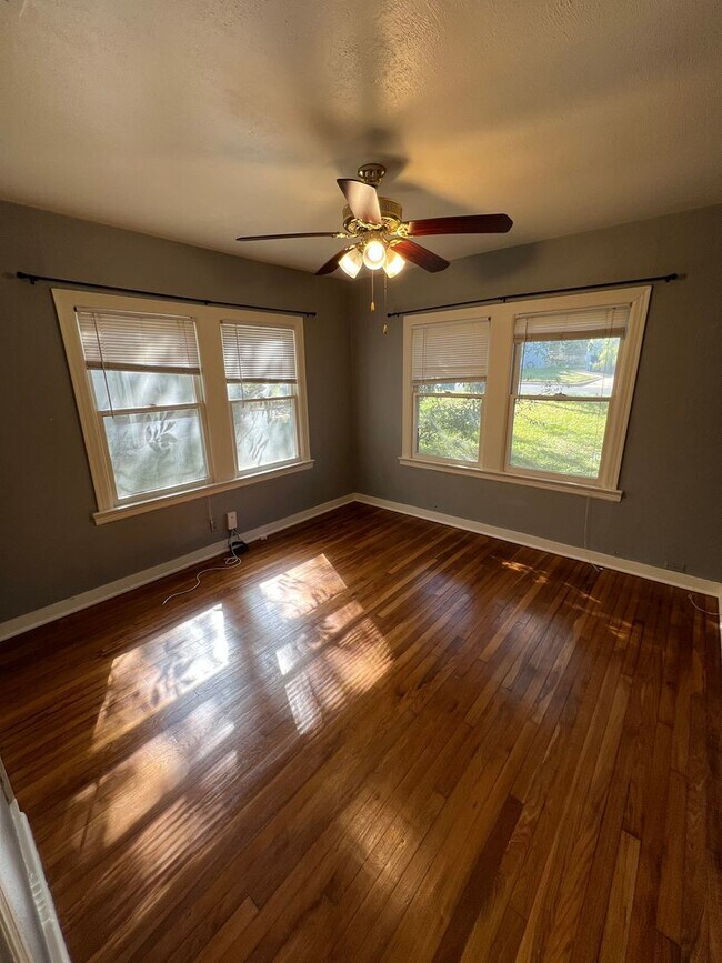 Building Photo - Fairview Properties