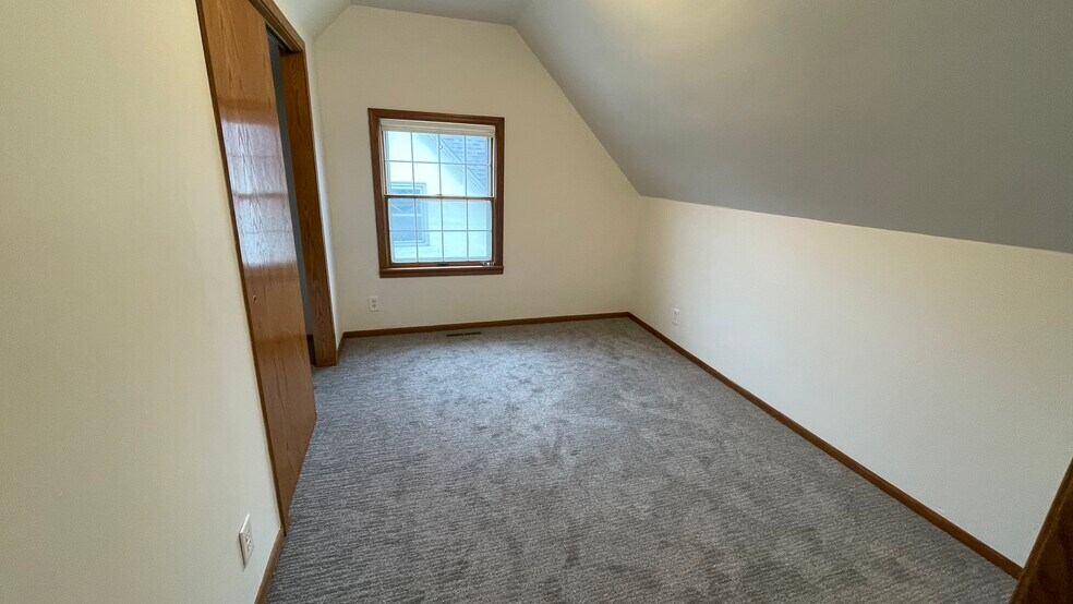 BR1 - 1522 Fremont Ave N