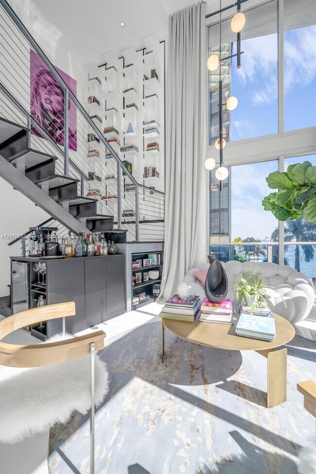 Building Photo - 200 Biscayne Blvd Way