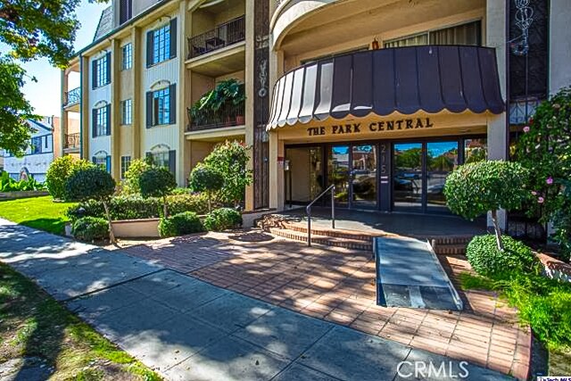 Primary Photo - 215 N Kenwood St