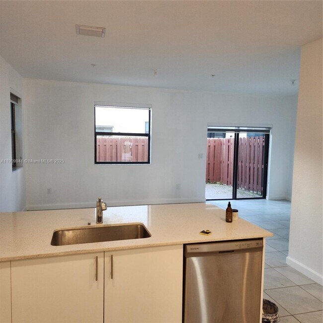 Building Photo - 236 SW 159th Ter