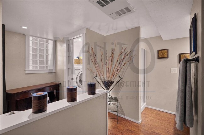 Building Photo - Stunning South Hill Home