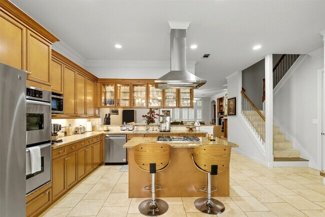 Building Photo - 1044 Memorial Village Dr