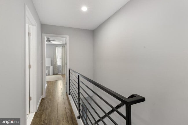 Building Photo - 2208 S 5th St