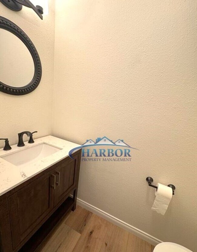 Building Photo - Beautifully Remodeled 4-Bedroom Home in Sa...