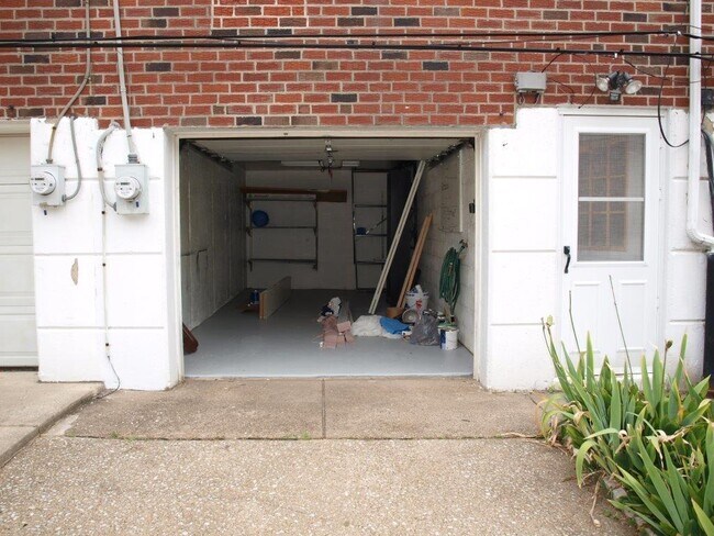 Building Photo - 5411 Houghton Pl