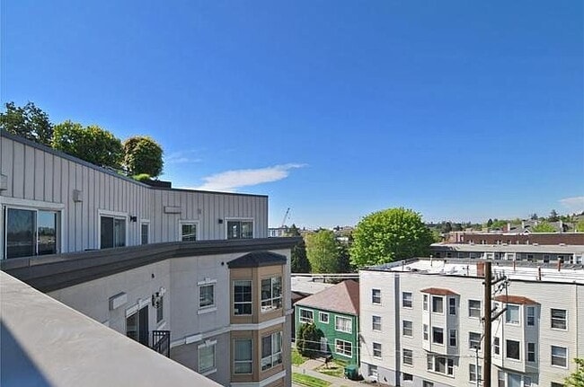 Building Photo - 1125 E Olive St