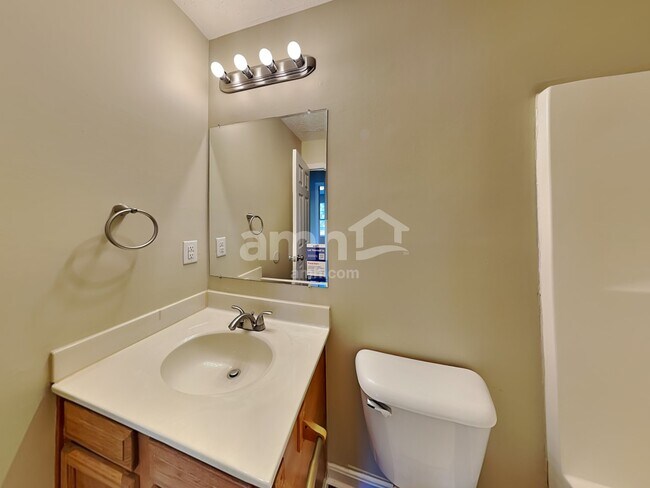 Building Photo - 2807 Presidential Dr