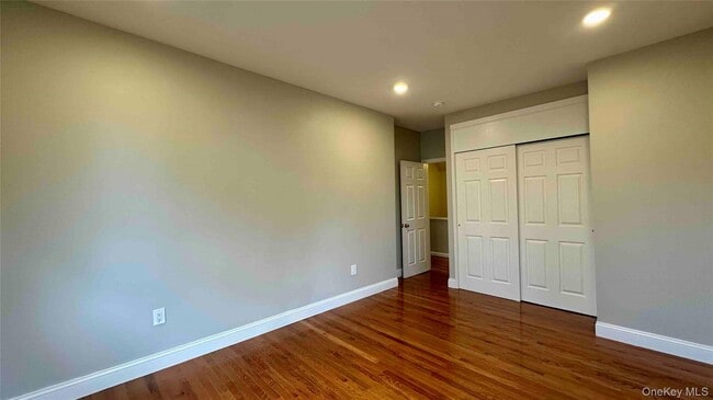 Building Photo - 158 Anstice St