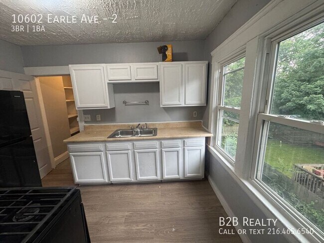 Building Photo - 10602 Earle Ave