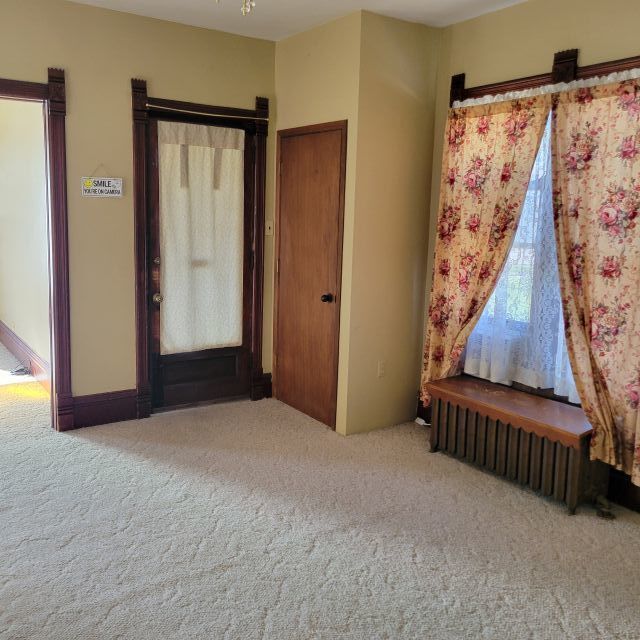 Building Photo - 211 E Main St