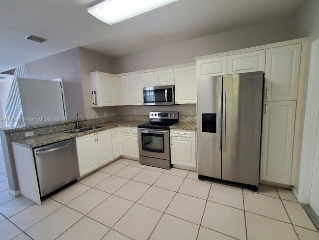 Building Photo - 3670 San Simeon Cir