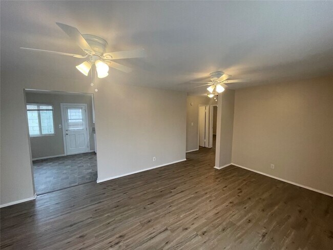 Building Photo - 355 S Aspan Ave