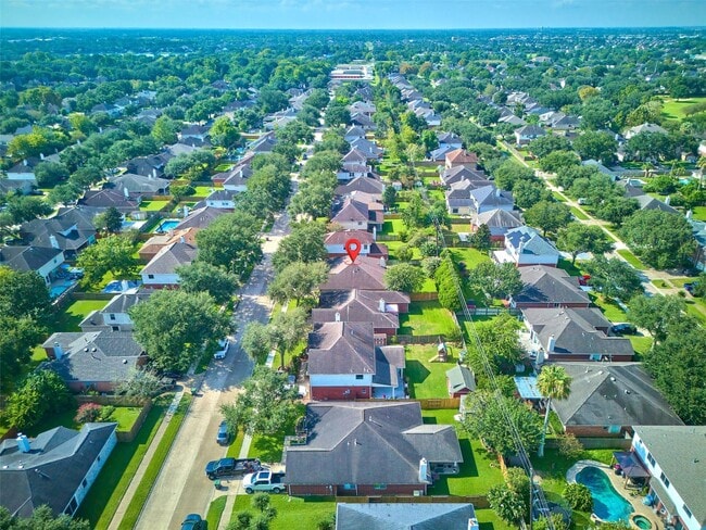 Building Photo - 820 Portsmouth Dr