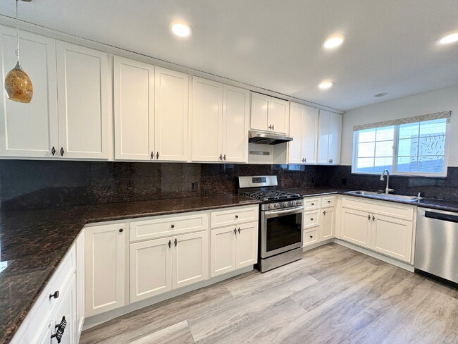 Building Photo - Spacious Single Family Home in Lakes & Birds Fremont