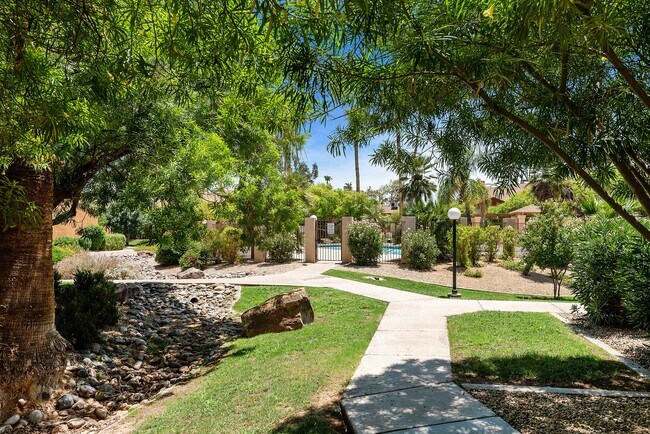 Building Photo - 4114 E UNION HILLS Dr