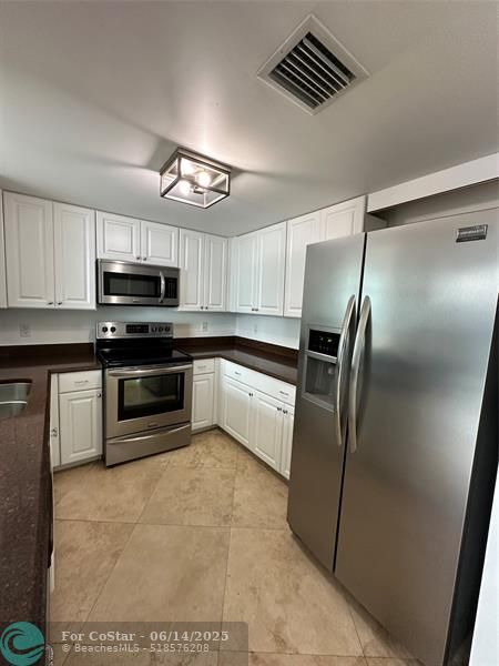 Building Photo - 1250 S Miami Ave