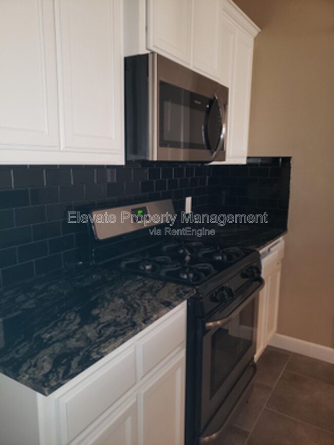 Building Photo - 2209 Ailsa Rd