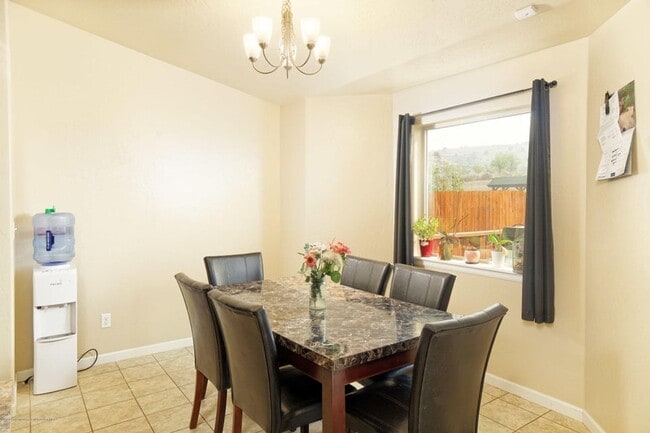 Building Photo - For Rent – 3 Bedroom Home in Silt