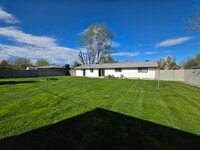 Building Photo - 1601 S Yelm St