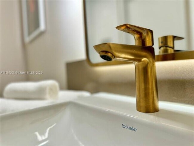 Building Photo - 159 NE 6th St